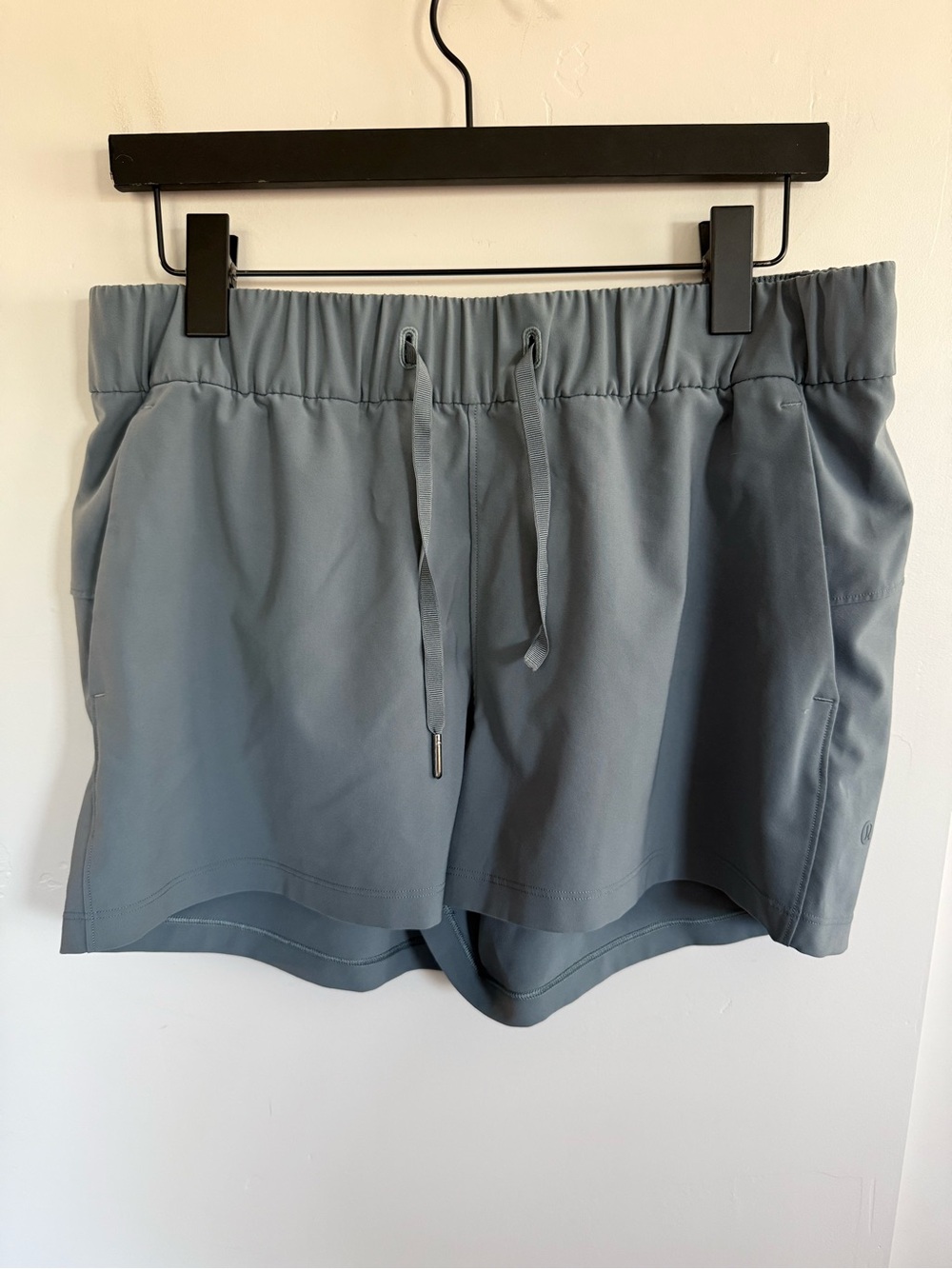 Lululemon On The Fly Short *Woven *2.5" Size 10